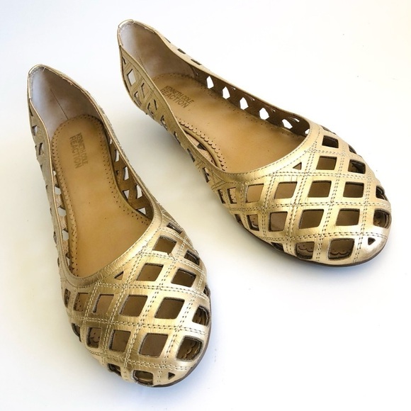 Kenneth Cole Reaction Peek Peek Perforated Wedges - Picture 6 of 15